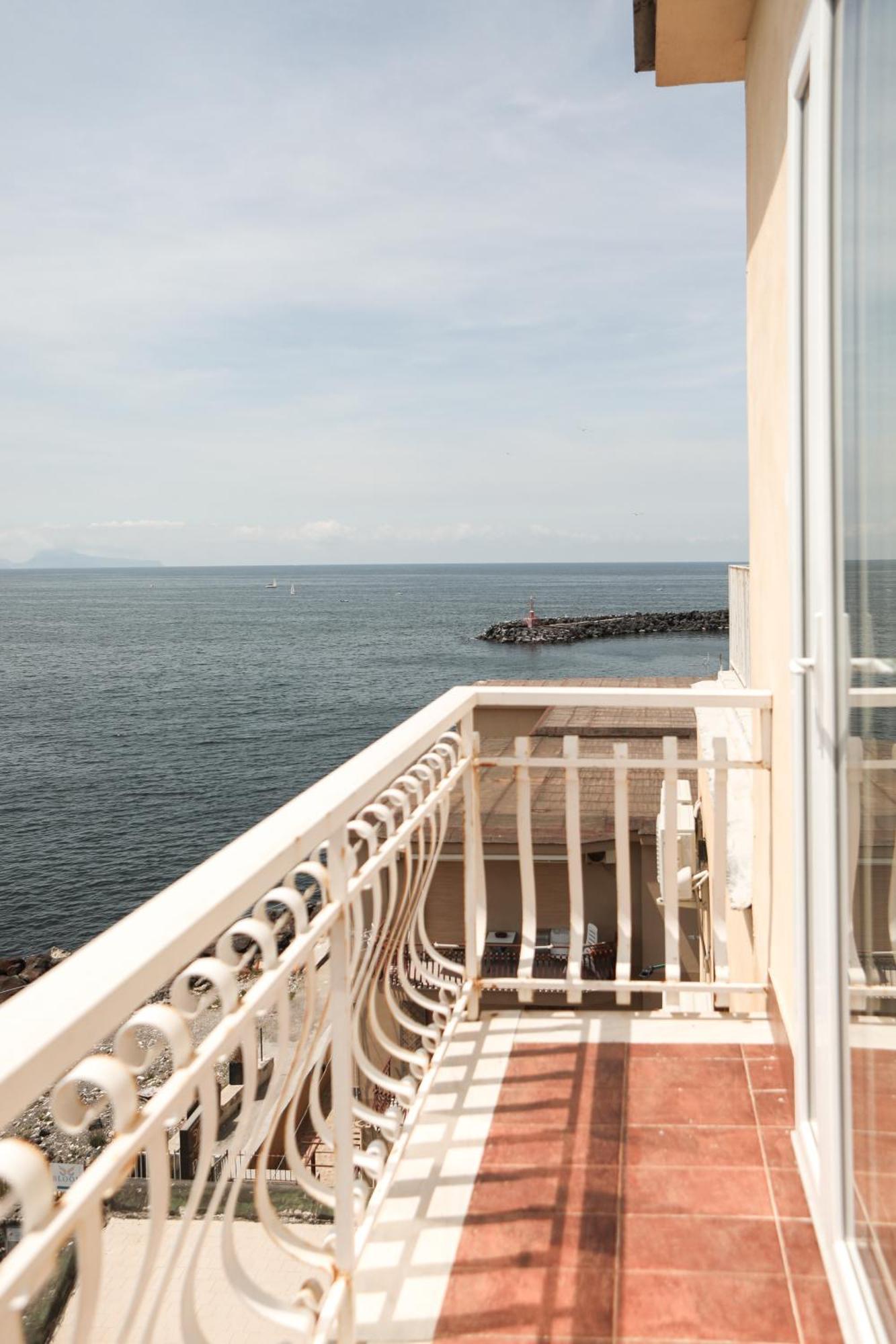Charme Room&Relax Torre del Greco Exterior photo